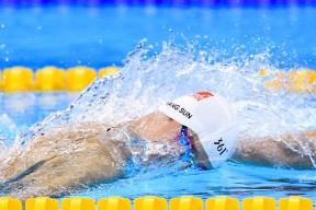 开云登录入口-国王杯最新形势：北京首钢高居榜首，山东泰山强势追赶，冠军归属成迷