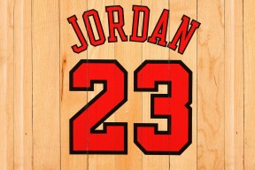 开云体育官方网站-东契奇复出首秀出彩，波士顿凯尔特人主场横扫明尼苏达森林狼，豪取6连胜